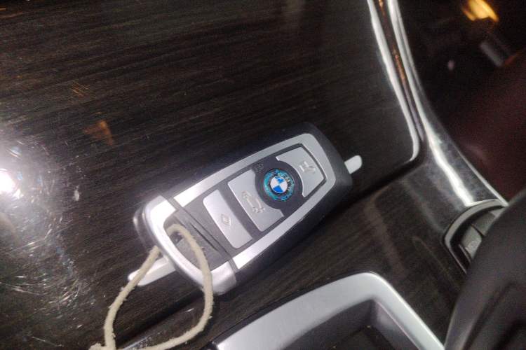 Used BMW 5 Series 2014 525Li Luxury Design Package
