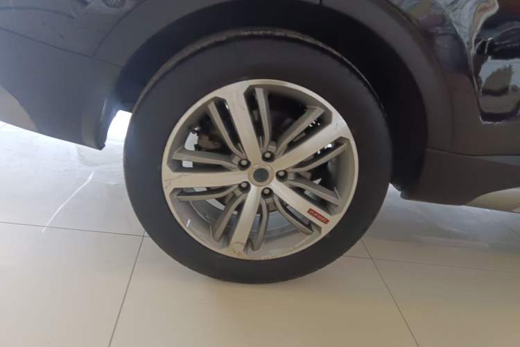 Used Haval H6 2017 Red Label 2.0T Automatic Two-Wheel Drive ZhiShang Model
