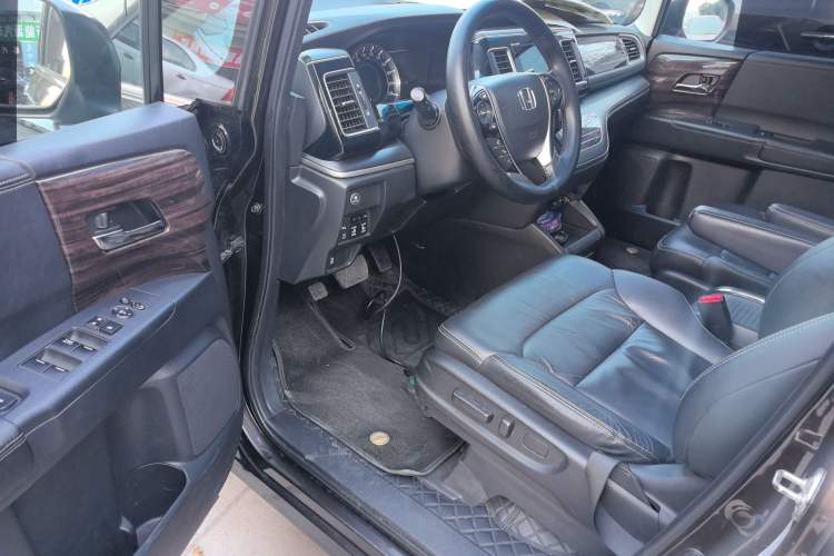 Used Honda Elysion 2016 2.4L Style Edition
