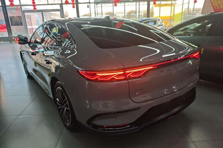 Used BYD Han 2025 EV Intelligent Driving Edition 701KM LiDAR Deluxe Model
