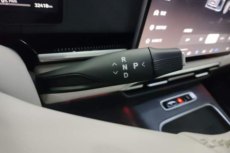 Used VOYAH Dream 2025 PHEV Four-Wheel-Drive Flagship Version – Qiankun Edition
