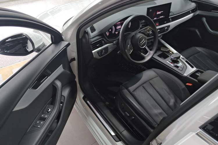 Used Audi A4L 2020 40 TFSI Fashionable and Elegant Model