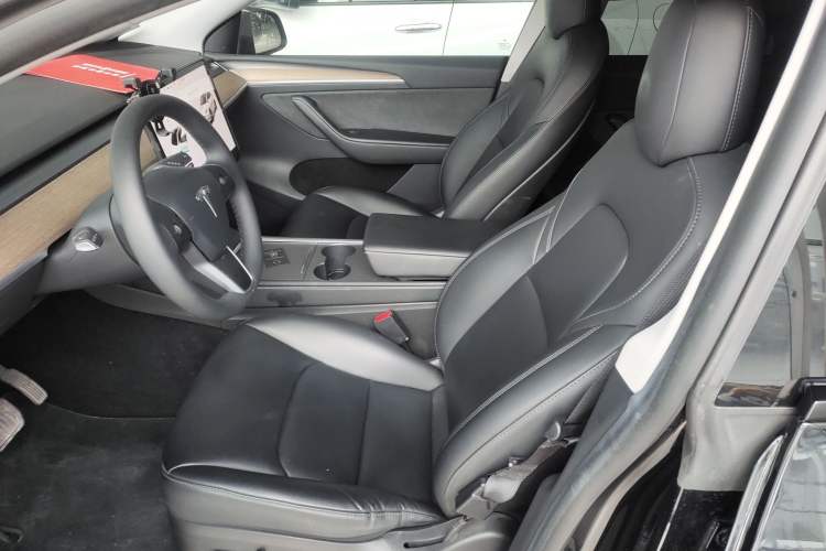 Used Tesla Model Y 2022 Rear-Wheel-Drive Version
