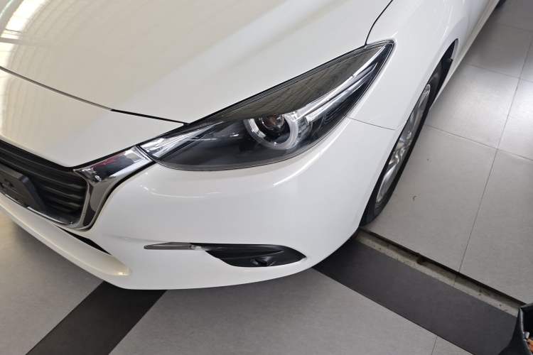 Used Mazda Mazda 3 Axela 2019 Cloud-Controlled Sedan 1.5L Automatic Luxury Model China VI Standard
