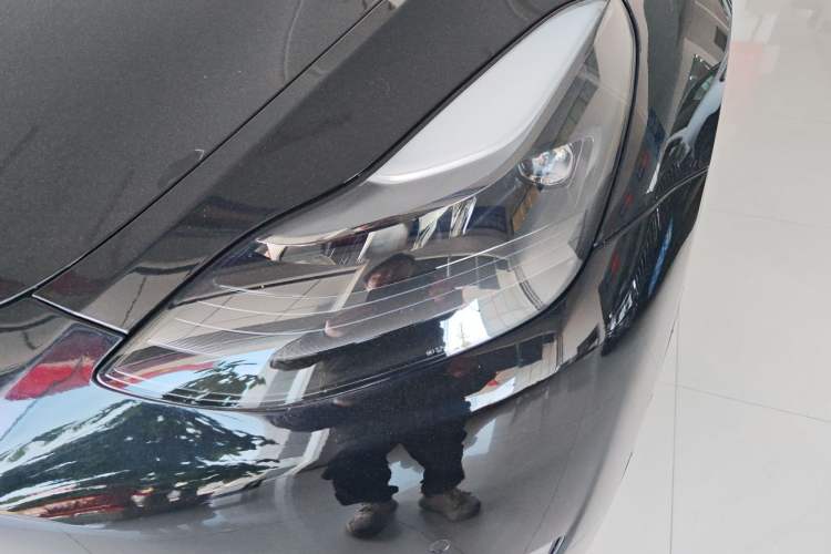 Used Tesla Model Y 2021 Long-Range All-Wheel-Drive Version
