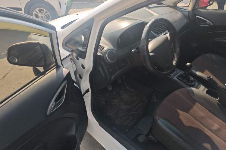 Used Chevrolet Sail 2013 Sedan 1.2L Manual Fashionable Happiness Edition
