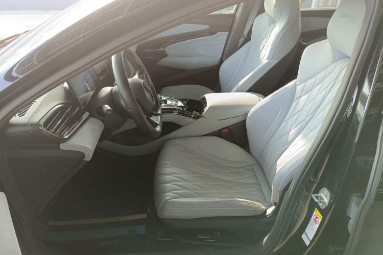 Used BYD Seal 2022 550 km Standard Range Rear-Wheel Drive Prestige Version