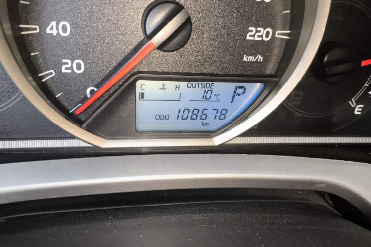 Used Toyota RAV4 2015 2.0L CVT Two-Wheel Drive Fashion Edition