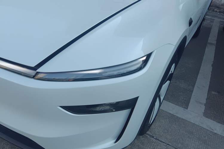 Used Tesla Model Y 2025 Rear-Wheel-Drive Version
