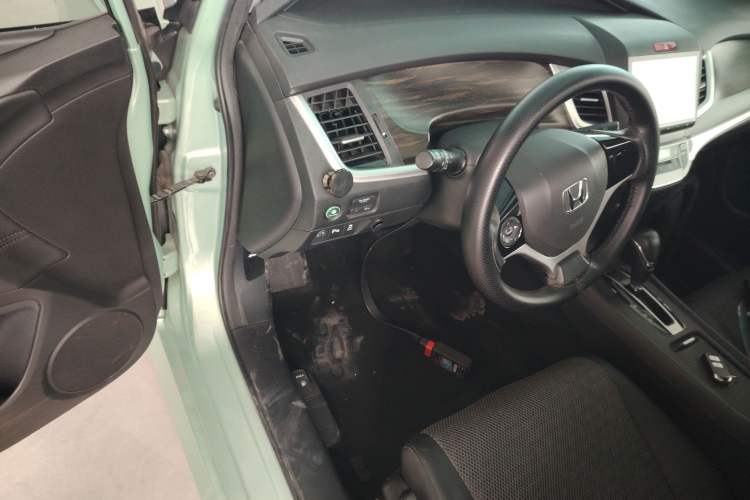 Used Honda Jade 2017 1.8L automatic Comfort version 5 seats
