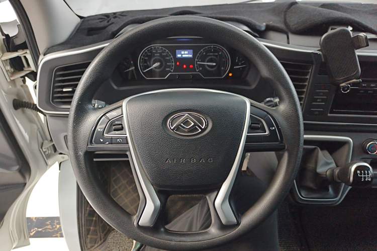 Used SAIC MAXUS Xintu V80 2021 2.0T PLUS Manual City Edition Short Wheelbase Ultra-Low Roof 5/6 Seats