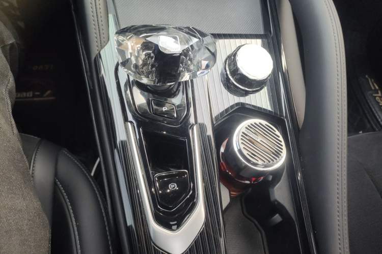 Used Geely Auto Monjaro L 2024 2.0TD High-Power Automatic Two-Wheel Drive Yunqi Version