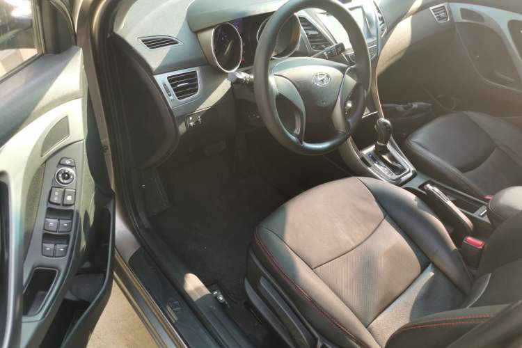 Used Hyundai Elantra (5th Generation / Langdong) 2015 1.6L Automatic Leading Model