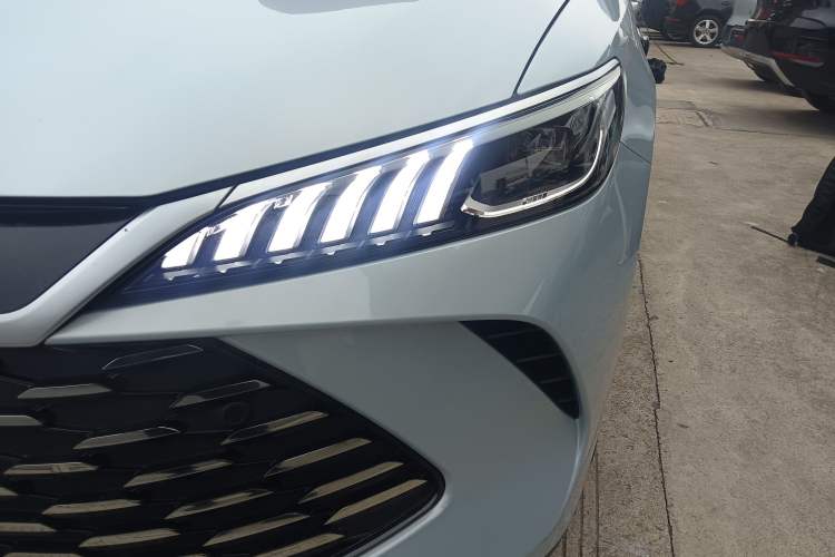 Used BYD Qin PLUS 2025 DM-i Smart Drive 120KM Superior Model