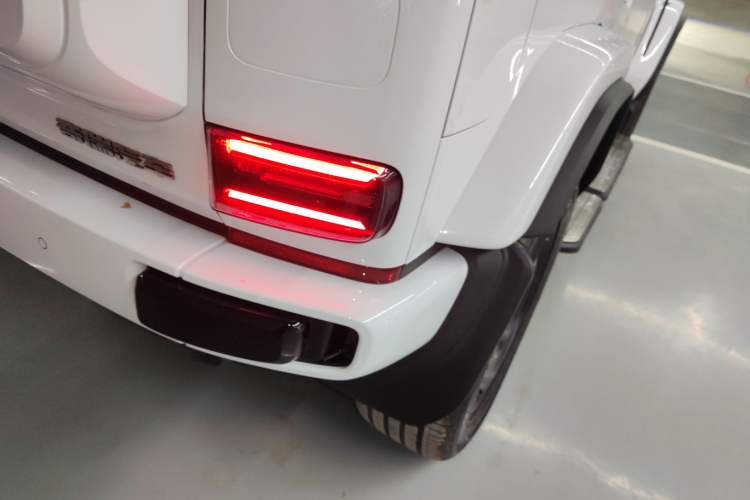 Used  V23 2025 401 Two-Wheel Drive Advanced Edition
