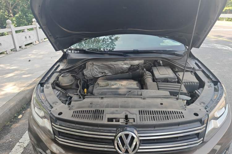 Used Volkswagen Tiguan 2015 2.0 TSI Automatic All-Wheel Drive Luxury Edition
