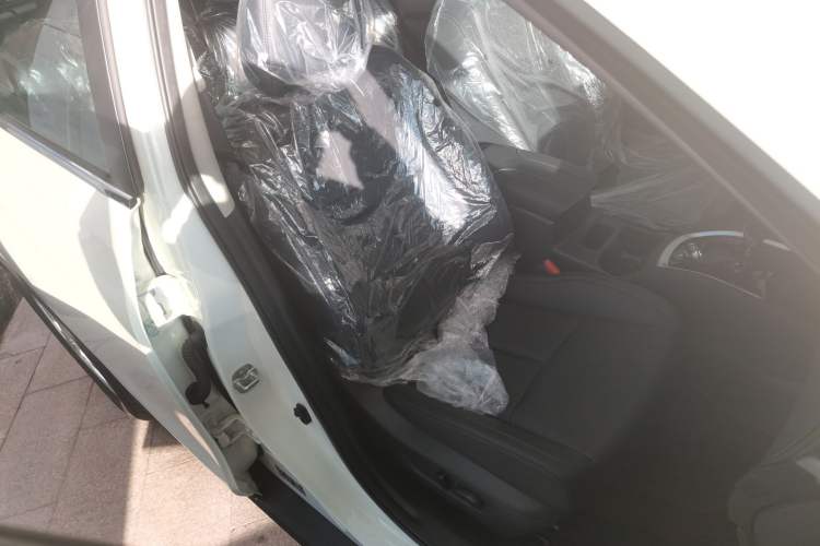 Used Nissan X-Trail 2023 Classic 2.0L Two-Wheel Drive Smart Connect Premium Edition
