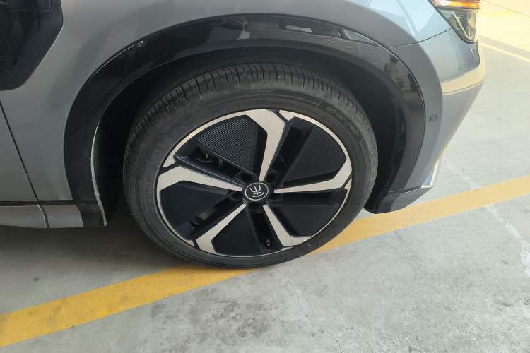 Used BYD Song L EV 2025 Intelligent Driving Version 662 km LiDAR Excellence Edition