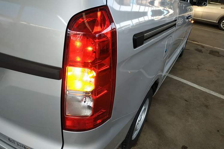 Used Wuling Hongguang V 2022 1.5L Jingqu Edition Electric-Assist LAR
