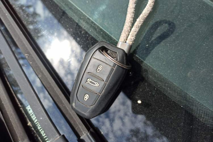 Used Peugeot 508 2013 2.0L 2nd Anniversary Edition Automatic Smart Enjoyment Version
