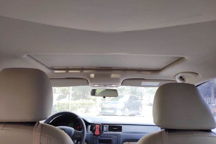 Used Skoda Rapid 2015 1.6L Automatic Smart Selection Model
