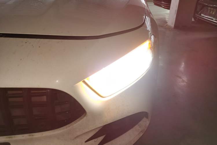 Used Mercedes-Benz A-Class 2022 Revised Version A 200 L Sport Sedan Fashionable Style