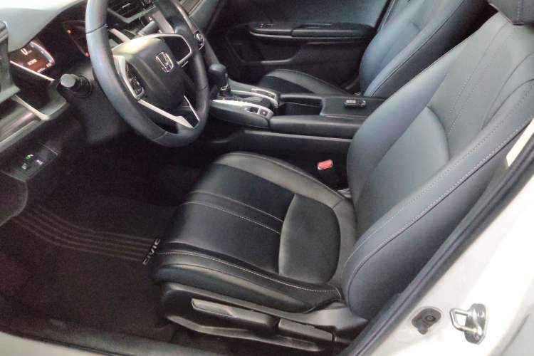 Used Honda Civic 2021 HATCHBACK 220TURBO CVT New Trendsetter
