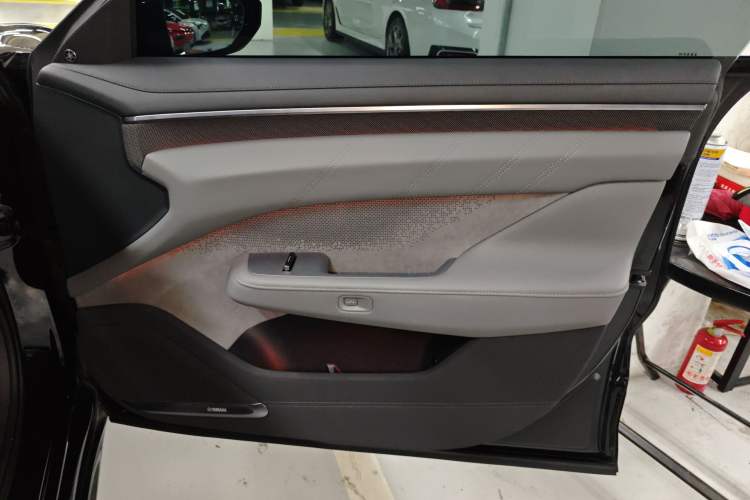 Used Zeekr 001 2024 WE Edition 100 kWh Rear-Drive
