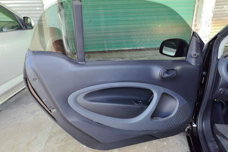 Used  fortwo 2015 1.0L 52 kW hardtop Dynamic version
