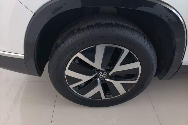 Used Volkswagen Tayron 2023 300TSI Two-Wheel-Drive Luxury Plus Advanced Edition
