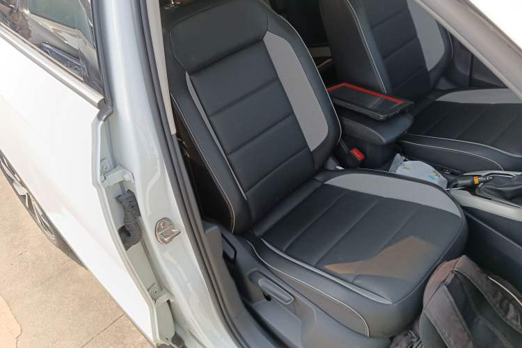 Used Volkswagen T-ROC 2023 280TSI DSG Two-Wheel Drive Time Edition
