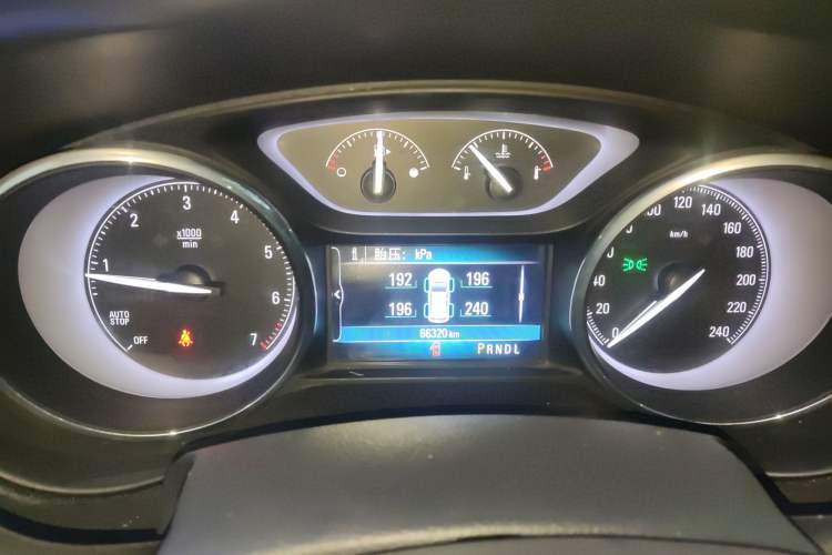 Used Buick Envision 2018 20T Two-Wheel-Drive Elite Model
