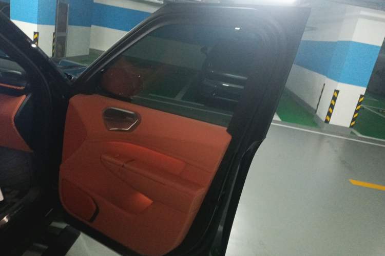 Used Lynk & Co 900 2025 1.5T Ultra
