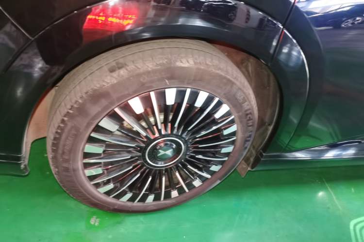 Used XPeng X9 2025 740 Ultra-Long Range Max
