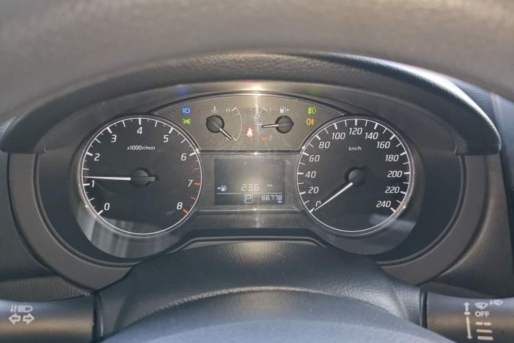 Used Nissan Tiida 2016 1.6L CVT Cool Dynamic Edition