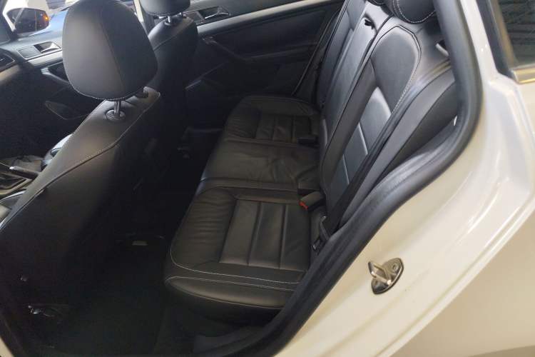 Used Volkswagen Gran Lavida 2015 230TSI DSG Comfort Edition
