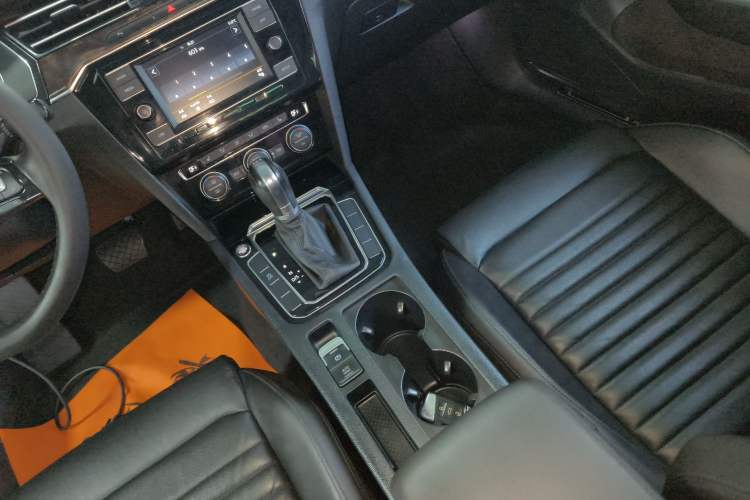 Used Volkswagen Magotan 2018 Facelift 330TSI DSG Luxury Model
