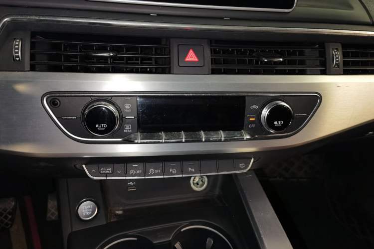 Used Audi A4L 2019 40 TFSI Fashion Edition China VI Emission Standard