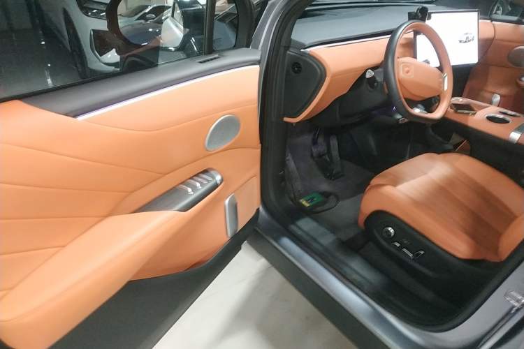 Used  E07 2025 All-Electric 4x4 with 90 kWh Max Intelligent Driving Version