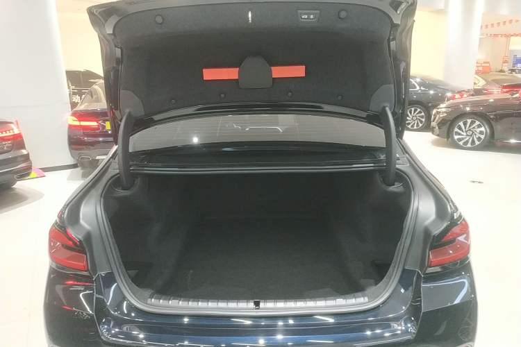 Used BMW 5 Series 2022 Second Facelift 530Li Leading Edition M Sport Package
