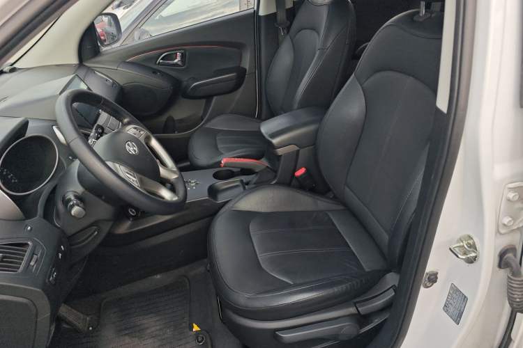 Used Hyundai ix35 2013 2.0L Automatic Two-Wheel Drive Smart GLS China V Standard
