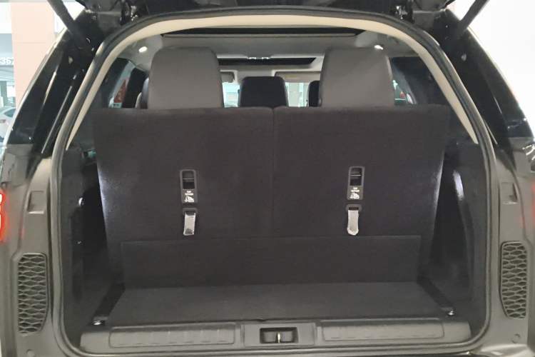 Used Land Rover Discovery 2017 3.0 SC V6 SE