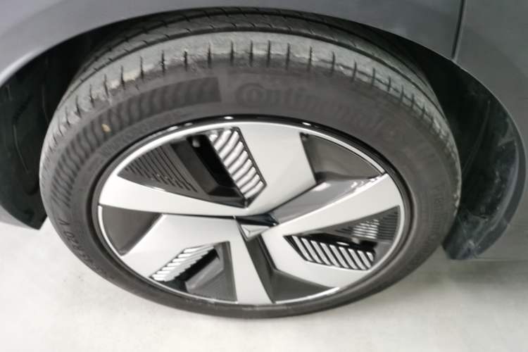 Used  S05 2024 510 Ultra Pure Electric Version
