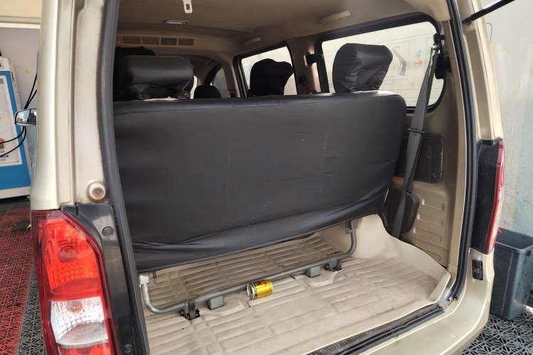 Used Wuling Rongguang V 2016 1.2L Standard Version
