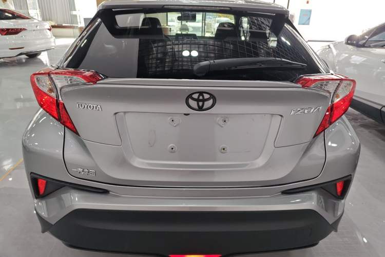 Used Toyota IZOA 2018 2.0L Yichi Edition China V Standard
