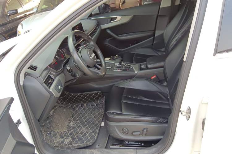 Used Audi A4L 2019 40 TFSI Ambition China VI
