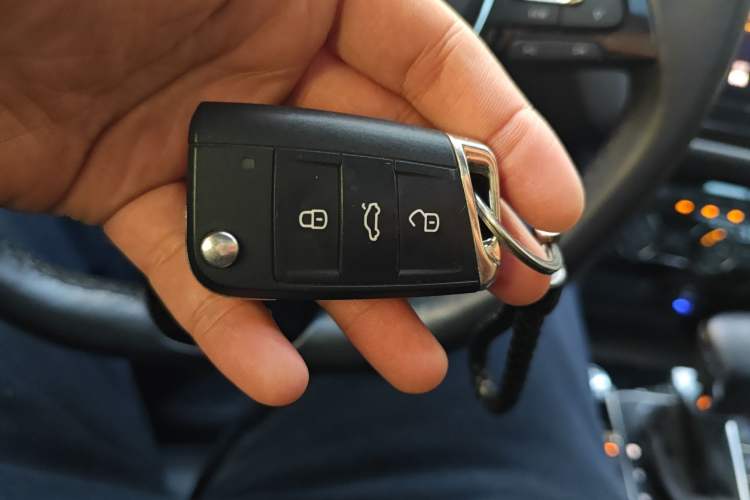 Used Volkswagen Tiguan L 2020 330TSI Automatic Two-Wheel Drive Smart Luxury Edition China VI Standard
