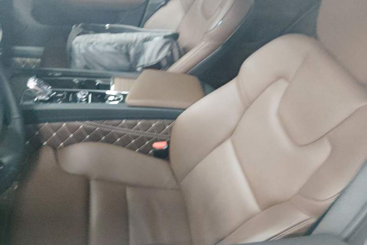 Used Volvo S60 2022 B4 Zhiyuan Luxury Edition
