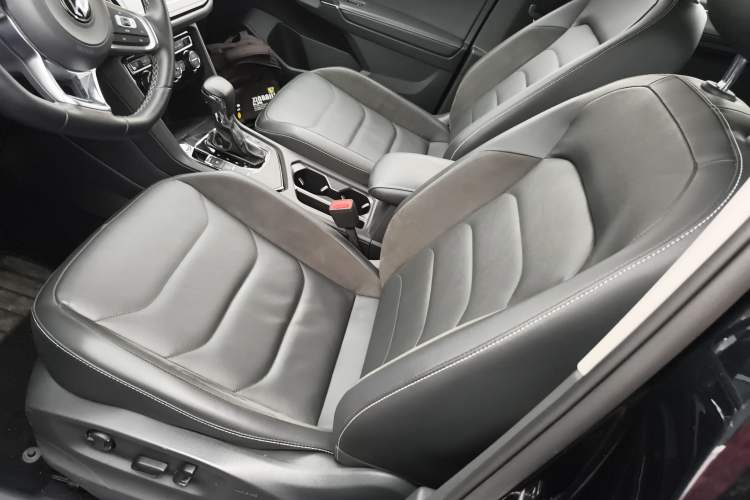 Used Volkswagen Tiguan L 2021 330TSI Automatic Two-Wheel Drive R-Line Enhanced Edition
