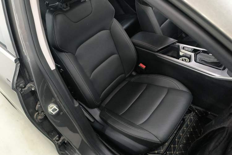 Used Geely Auto Emgrand 2022 4th Generation 1.5L CVT Luxury Model
